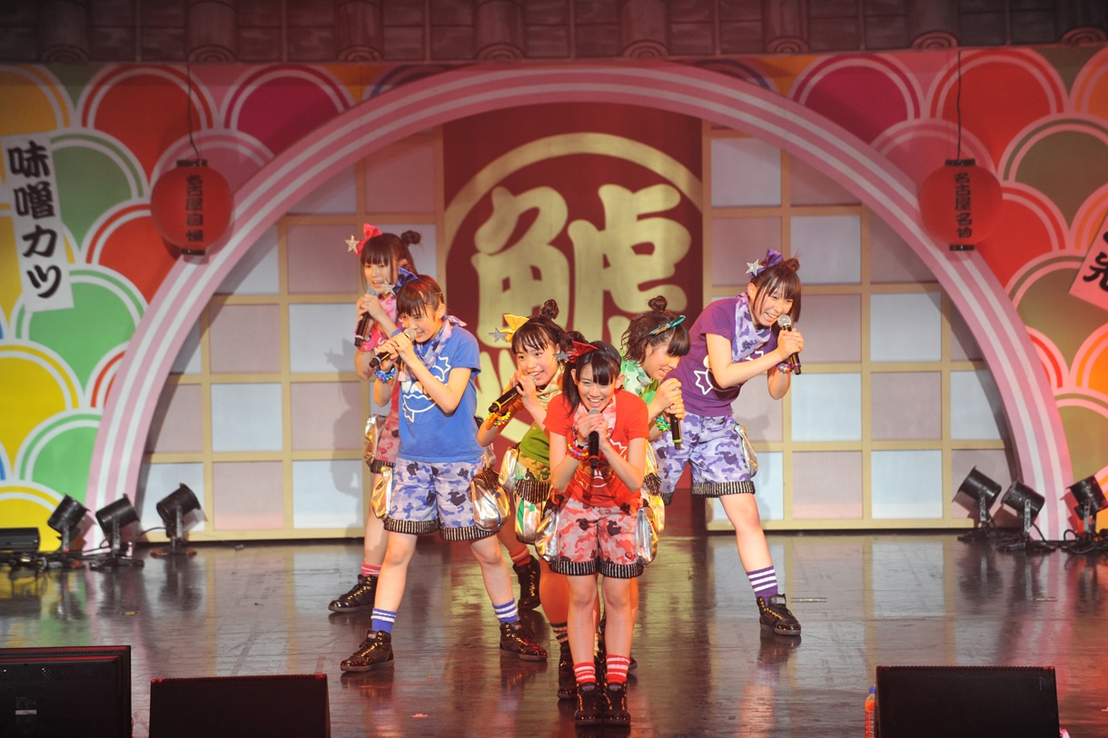 「チームしゃちほこ World Premium Japan Tour 2013 ～見切り発車は蜜の味～」Zepp Nagoya公演の様子。