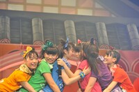 「チームしゃちほこ World Premium Japan Tour 2013 ～見切り発車は蜜の味～」Zepp Nagoya公演の様子。