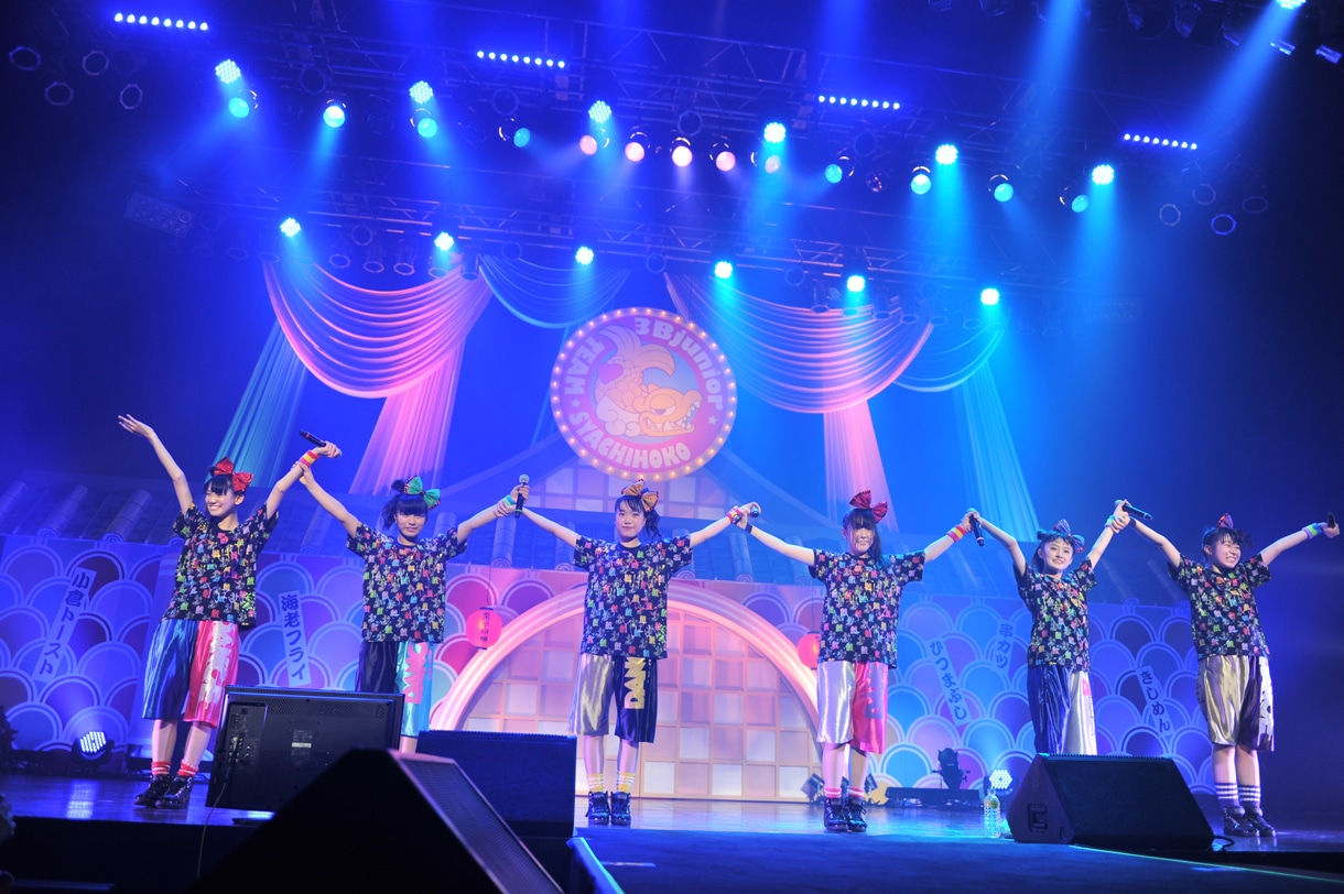 「チームしゃちほこ World Premium Japan Tour 2013 ～見切り発車は蜜の味～」Zepp Nagoya公演の様子。