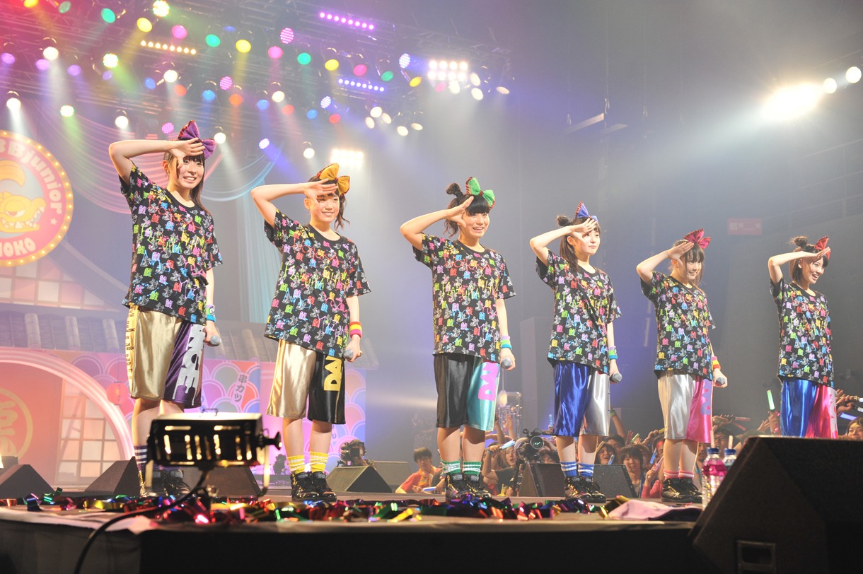 「チームしゃちほこ World Premium Japan Tour 2013 ～見切り発車は蜜の味～」Zepp Nagoya公演の様子。