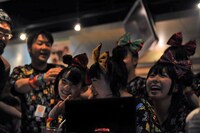 ライブ終了後の“音漏れ配信”には2時間のステージを終えたメンバーも元気に乱入。