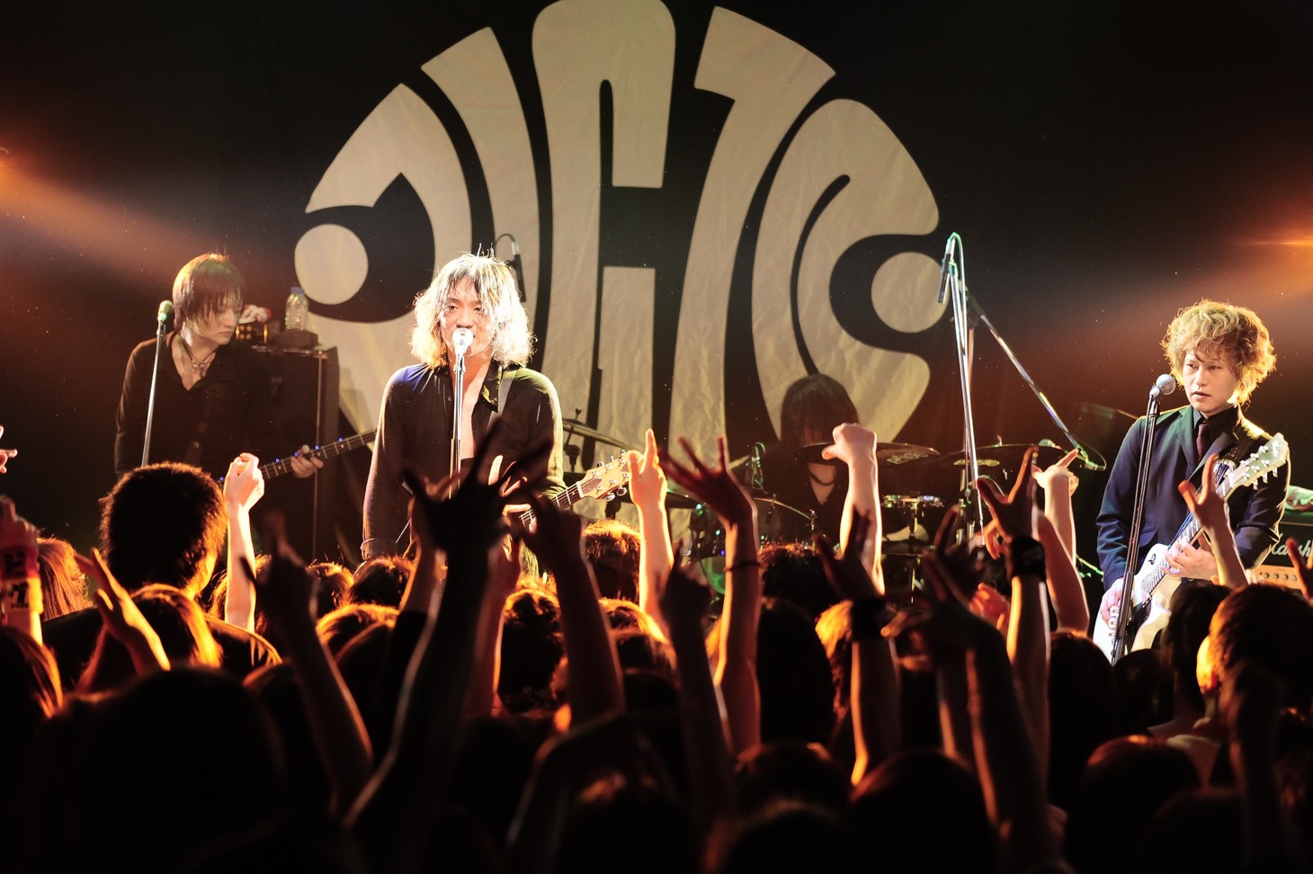 「ZIGZO TOUR2013 THE BATTLE OF LOVE」水戸ライトハウス振替公演の様子。（撮影：大参久人）