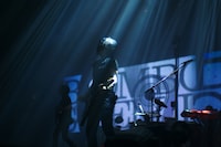 5月3日に東京・日本武道館で行われたBOOM BOOM SATELLITESワンマンライブの様子。