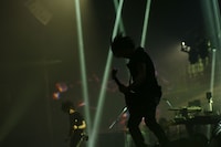 5月3日に東京・日本武道館で行われたBOOM BOOM SATELLITESワンマンライブの様子。