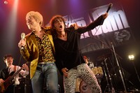 トータス松本の「誘ってくれてありがとう！」という言葉に対しオカモトショウは「こんなステキなステージをありがとうJAPAN JAM!」と叫んだ。