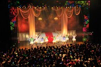 5月5日「私立恵比寿中学ありがとうデビュー1周年ジャスト・ホワイト・スタンダード」の様子（撮影：今元秀明）。