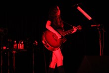 5月4日にZepp Tokyoでのイベントに出演した阿部真央。