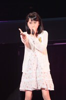 田口夏実は℃-uteの「会いたいロンリークリスマス」を披露。