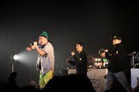 SUPER SONICSのアクトの模様。