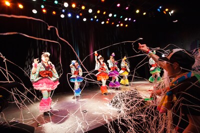 「乙女受験戦争」では名古屋公演のラストを飾った“バズーカ砲”演出の代わりに、観客が一斉にクモの巣状のテープを飛ばした。