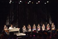 Hep Osaka公演トークコーナーの様子。