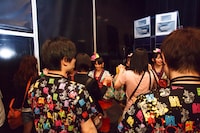 Hep Osaka公演「ハイタッチ会THE WORLD」の様子。