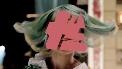 きゃりーぱみゅぱみゅ「インベーダーインベーダー」のPVに登場する“だだだだンサー”。