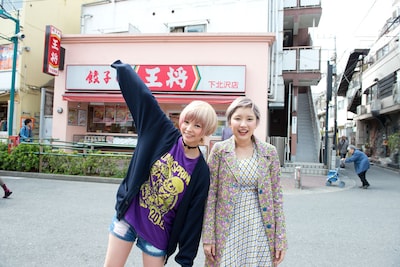 写真左から最上もが（でんぱ組.inc）とゾンビちゃん。