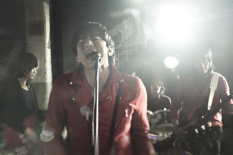 Mr Childrenがyoutube公式ch開設 Pv一挙曲フル公開 音楽ナタリー