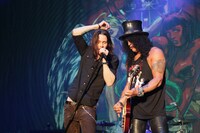 SLASH FEATURING MYLES KENNEDY AND THE CONSPIRATORS  (C)Ozzfest Japan