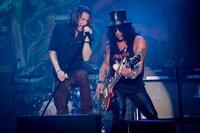 SLASH FEATURING MYLES KENNEDY AND THE CONSPIRATORS  (C)Ozzfest Japan