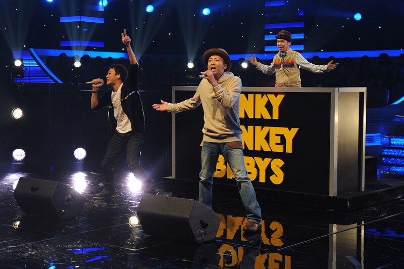 2012年11月23日に放送された「ミュージックステーション」出演時のFUNKY MONKEY BABYS。