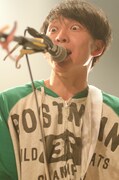 2012年2月24日に東京・新木場STUDIO COASTで行われた「岡村ちゃんとかまってちゃん」での神聖かまってちゃんのライブ。