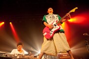 2012年2月24日に東京・新木場STUDIO COASTで行われた「岡村ちゃんとかまってちゃん」での神聖かまってちゃんのライブ。