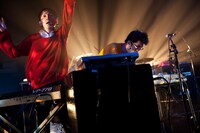 2012年4月10日に東京・Zepp Tokyoで行われた「神聖かまってちゃん×B.B.クィーンズ『夢のENDは鳴り止まないっ』ツアー」での神聖かまってちゃんのライブ。