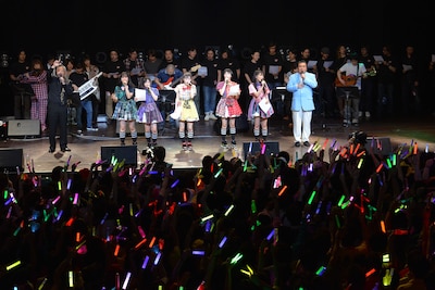 番組出演者と谷村仁司、ゆうぞうによる「サライ」の歌唱で25時間に及ぶ番組は締めくくられた。