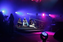 「今夜はブギー・バック」をパフォーマンスする清水翔太、SHUN、加藤ミリヤ（写真左から）。