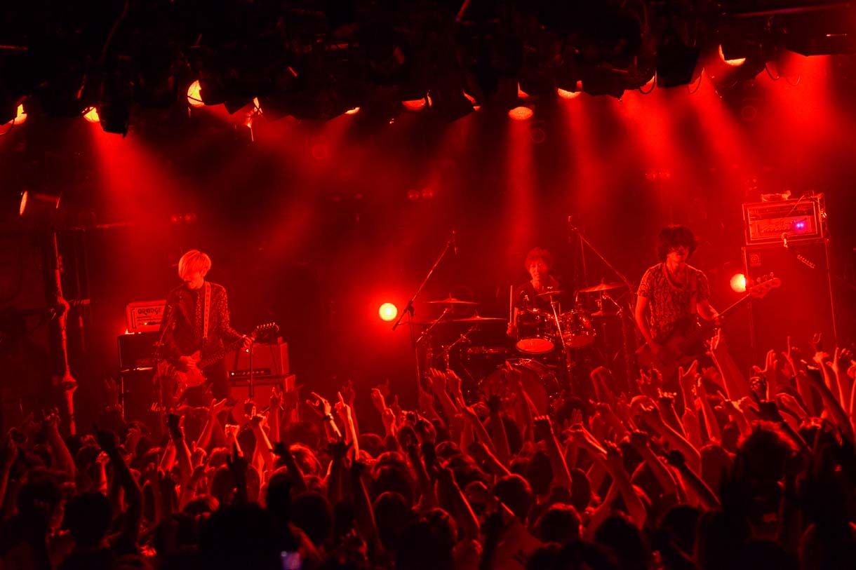 5月16日に行われたツアー「"Pe(r)son A" TOUR」東京・渋谷CLUB QUATTRO公演の模様。