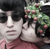 挫・人間の1stアルバム「苺苺苺苺苺」のジャケット。