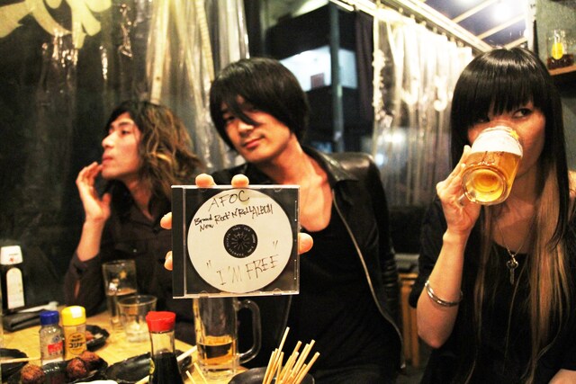 a flood of circleと「I'M FREE」。