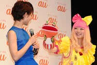 剛力彩芽、のりカエル、きゃりーぱみゅぱみゅ（写真左から）。