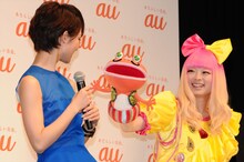 剛力彩芽、のりカエル、きゃりーぱみゅぱみゅ（写真左から）。