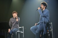19日公演より平井堅「わかれうた with 草野マサムネ」の模様。