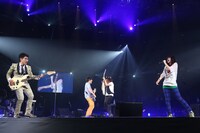 いきものがかりのパフォーマンスの模様。