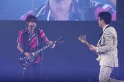 スガシカオ（写真左）と亀田誠治（右）。