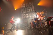 「WEEKEND LOVERS'13」MANNISH BOYSのライブの様子。（撮影：新保 勇樹）
