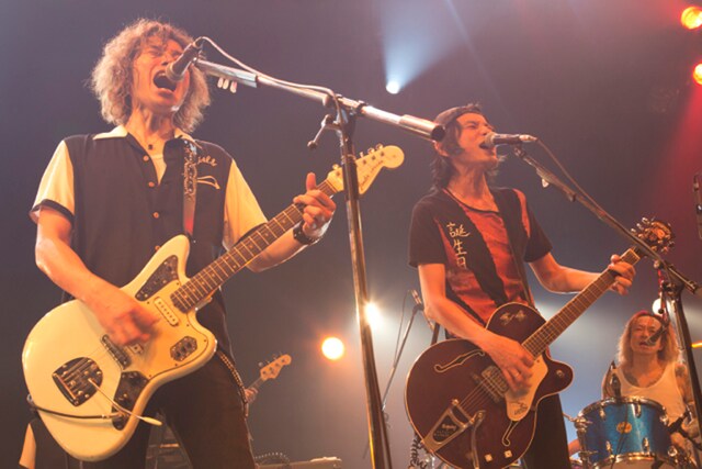 「WEEKEND LOVERS'13」The BirthdayxMANNISH BOYSセッションの様子。（撮影：新保 勇樹）