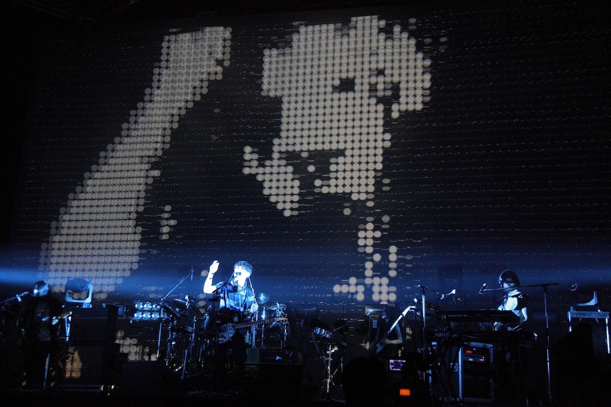 「SAKANAQUARIUM 2013 sakanaction」幕張公演2日目の様子。（撮影：石阪大輔[hatos]）