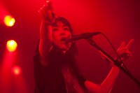 「WEEKEND LOVERS'13」heavenstampのライブの様子。（撮影：新保 勇樹）