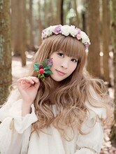 北乃きいの最新アーティスト写真。撮影は静岡・御殿場の森の中で行われた。