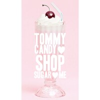Tommy february6「TOMMY CANDY SHOP ▼ SUGAR ▼ ME」の初回限定盤はロングデジパック仕様。