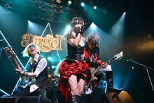 「angela 10th Anniversary Live Tour 『ZERO』」東京公演の模様。