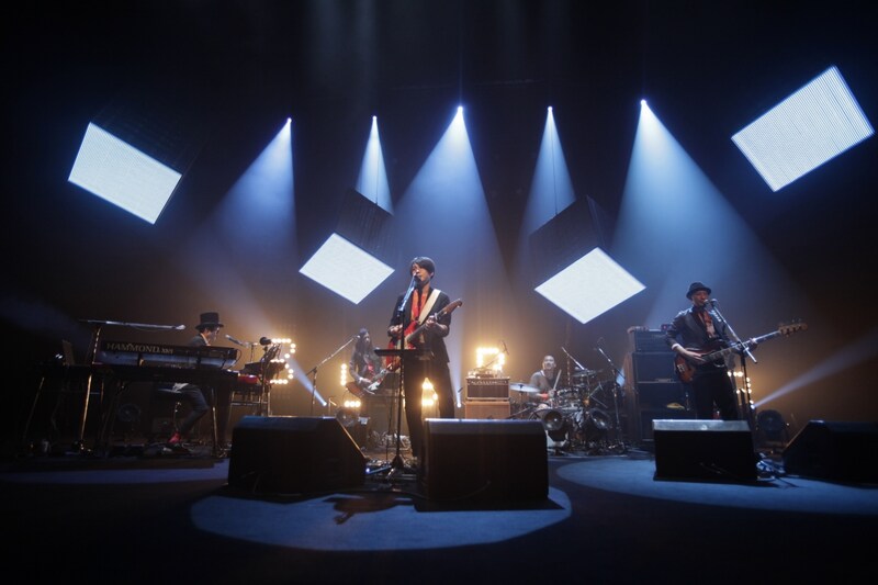 5月19日に東京・NHKホールで行われた「フジファブリックHALL TOUR 2013 “VOYAGER”」の模様。（撮影：河本悠貴）