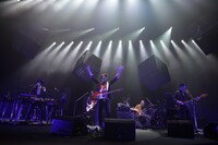 5月19日に東京・NHKホールで行われた「フジファブリックHALL TOUR 2013 “VOYAGER”」の模様。（撮影：河本悠貴）