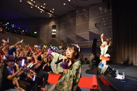 会場内をところ狭しと駆け回るチームしゃちほこ。