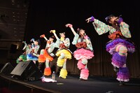 ライブパフォーマンスの様子。