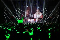 神奈川・パシフィコ横浜国立大ホール「B.A.P LIVE ON EARTH JAPAN」の様子。