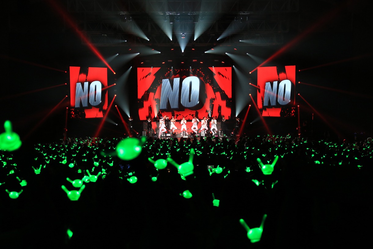 神奈川・パシフィコ横浜国立大ホール「B.A.P LIVE ON EARTH JAPAN」の様子。