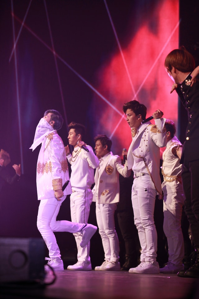 神奈川・パシフィコ横浜国立大ホール「B.A.P LIVE ON EARTH JAPAN」の様子。