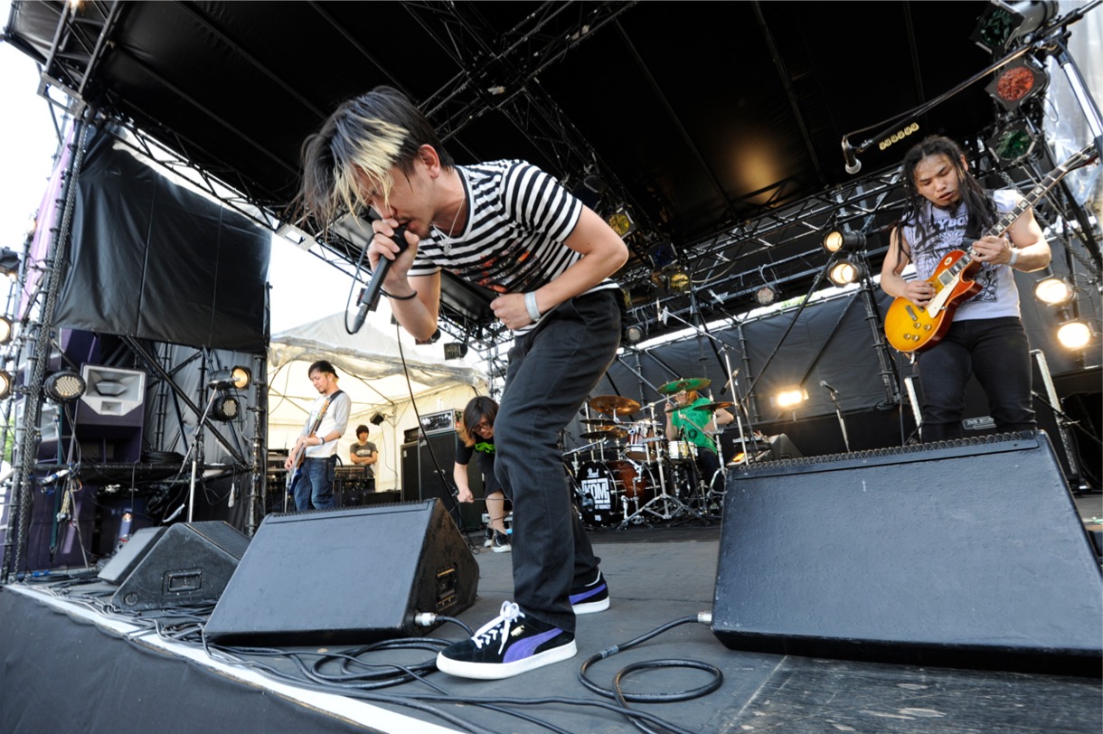 KNOCK OUT MONKEY (C) Metrock 2013